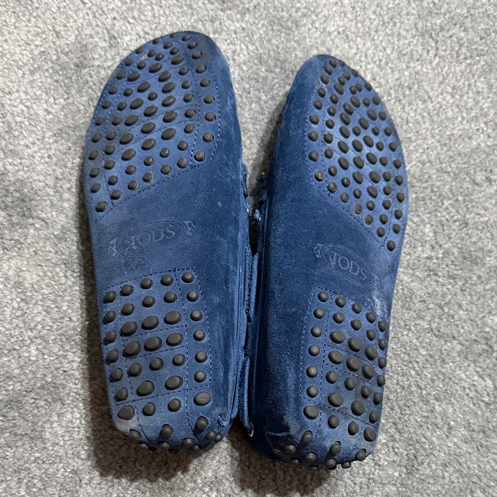 TOD's Ferrari Gommino Blue Suede
Driving Loafer - Picture 5 of 8